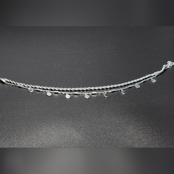 Elegant Silver Chain Foot Bracelet - Picture 2 of 3